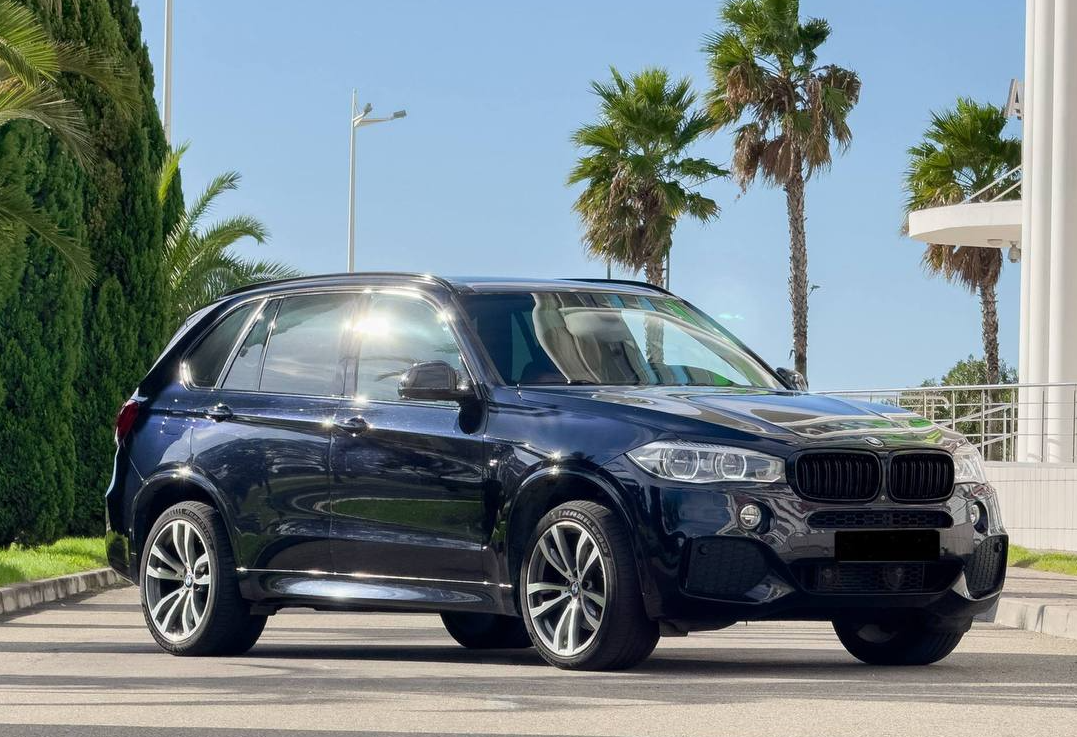Аренда bmw x5 премиум класса 2018 года в городе Москва от 10000 руб./сутки, полный привод, двигатель: дизель, объем 3 литра, ОСАГО (Мультидрайв), без водителя, недорого - RentRide