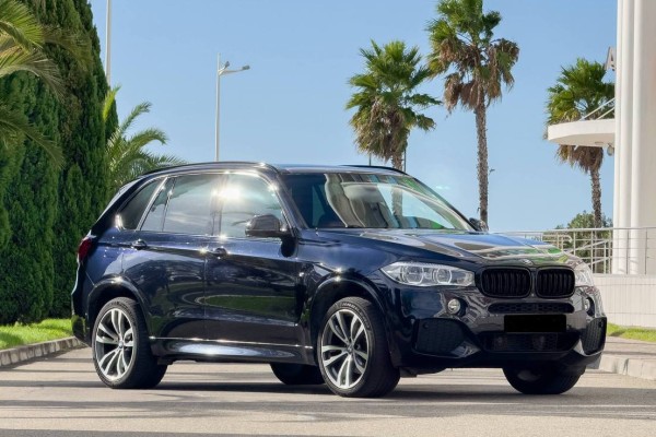 Прокат авто bmw x5 премиум класса 2018 года в городе Сочи от 10000 руб./сутки, полный привод, двигатель: дизель, объем 3 литра, ОСАГО (Мультидрайв), без водителя, недорого - RentRide