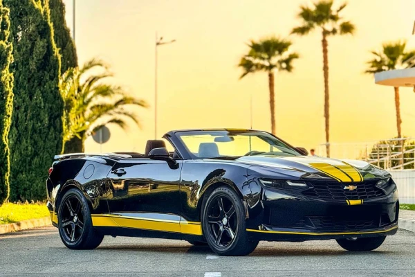 Прокат авто chevrolet camaro премиум класса 2020 года в городе Сочи от 13000 руб./сутки, задний привод, двигатель: бензин, объем 2 литра, ОСАГО (Впишу в полис), без водителя, недорого - RentRide