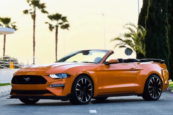 Прокат авто ford mustang премиум класса 2019 года в городе Сочи от 14000 руб./сутки, задний привод, двигатель: бензин, объем 2.3 литра, ОСАГО (Впишу в полис), без водителя, недорого - RentRide