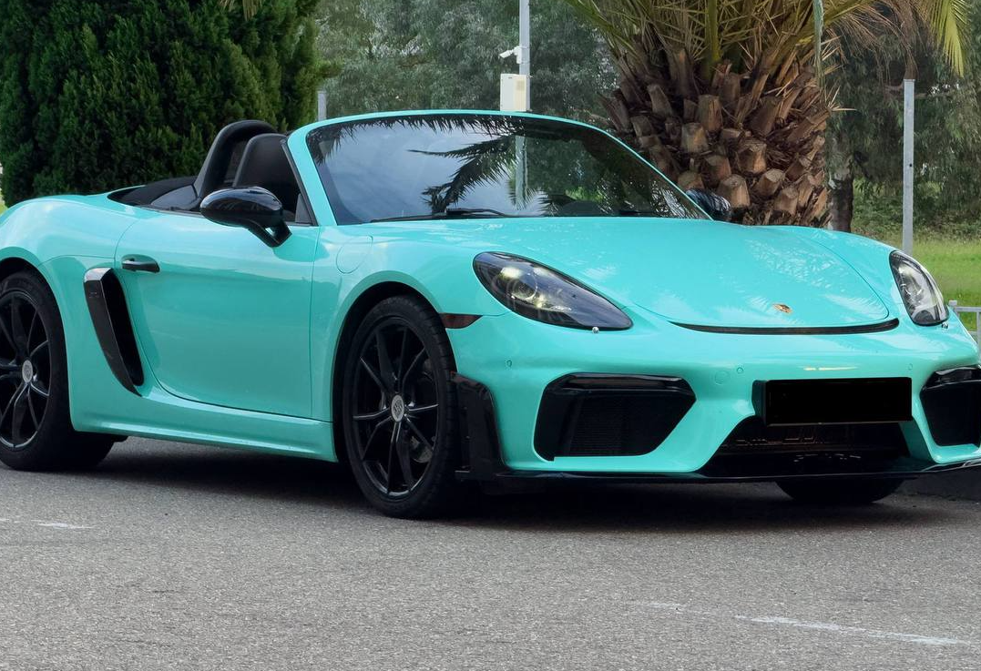 Аренда porsche boxster премиум класса 2021 года в городе Москва от 20000 руб./сутки, задний привод, двигатель: бензин, объем 2 литра, ОСАГО (Впишу в полис), без водителя, недорого, вид 2 - RentRide
