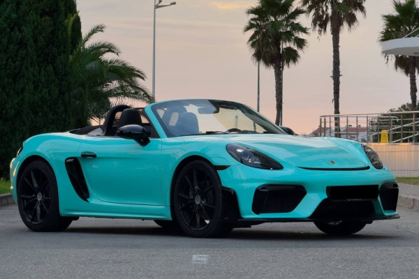 Прокат авто porsche boxster премиум класса 2021 года в городе Сочи от 20000 руб./сутки, задний привод, двигатель: бензин, объем 2 литра, ОСАГО (Впишу в полис), без водителя, недорого - RentRide