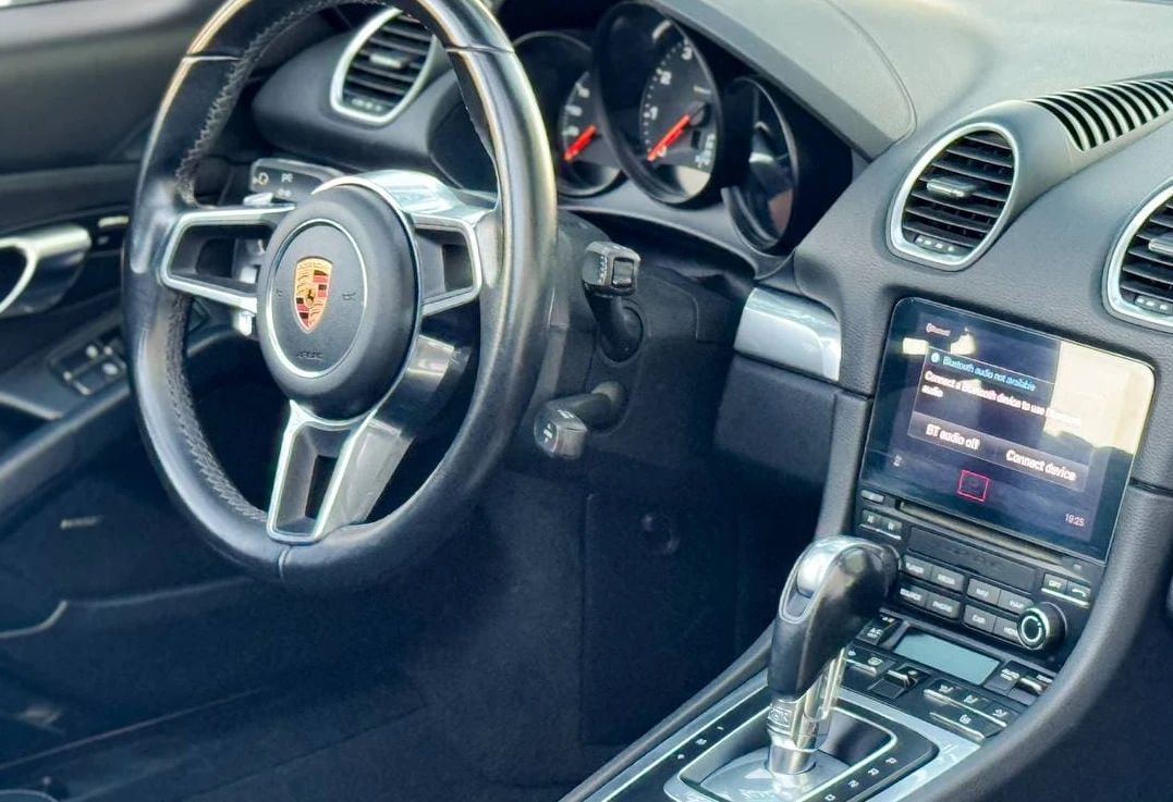Аренда porsche boxster премиум класса 2019 года в городе Москва от 26000 руб./сутки, задний привод, двигатель: бензин, объем 2 литра, ОСАГО (Впишу в полис), без водителя, недорого, вид 7 - RentRide