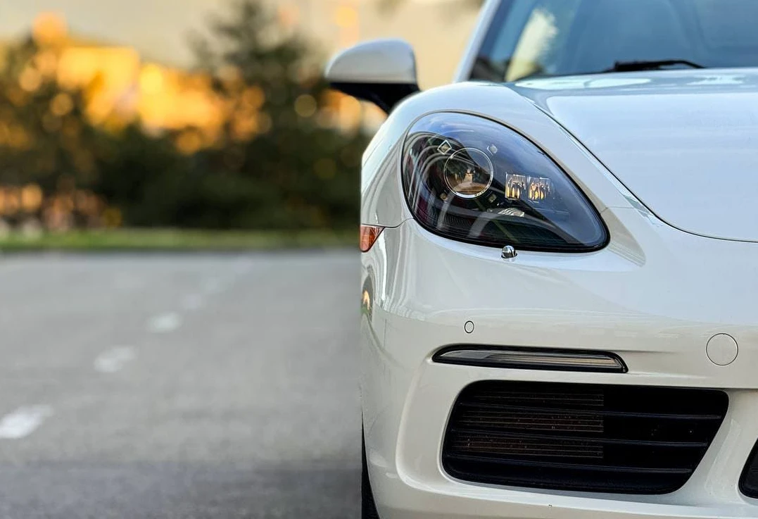 Аренда porsche boxster премиум класса 2019 года в городе Москва от 26000 руб./сутки, задний привод, двигатель: бензин, объем 2 литра, ОСАГО (Впишу в полис), без водителя, недорого, вид 4 - RentRide