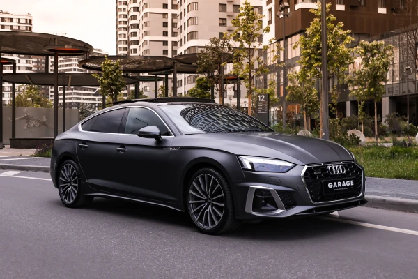 Прокат авто audi a5 премиум класса 2022 года в городе Москва Авиамоторная от 11000 руб./сутки, полный привод, двигатель: бензин, объем 2 литра, каско (Мультидрайв), ОСАГО (Мультидрайв), без водителя, недорого - RentRide