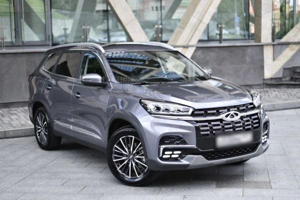 Прокат авто chery tiggo-8 бизнес класса 2024 года в городе Москва Румянцево от 5000 руб./сутки, передний привод, двигатель: бензин, объем 1.5 литров, ОСАГО (Мультидрайв), без водителя, недорого - RentRide