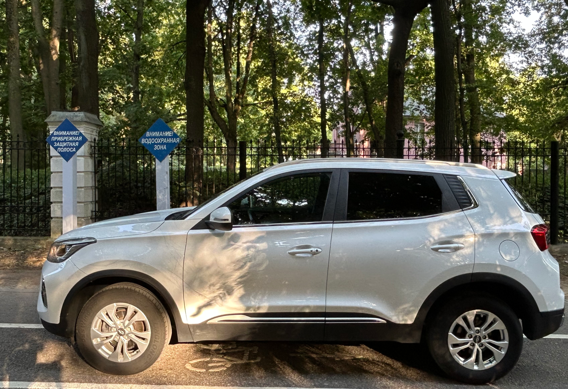 Аренда chery tiggo-4 стандарт класса 2023 года в городе Москва Перово от 3400 руб./сутки, передний привод, двигатель: бензин, объем 112.8 литров, ОСАГО (Мультидрайв), без водителя, недорого, вид 3 - RentRide
