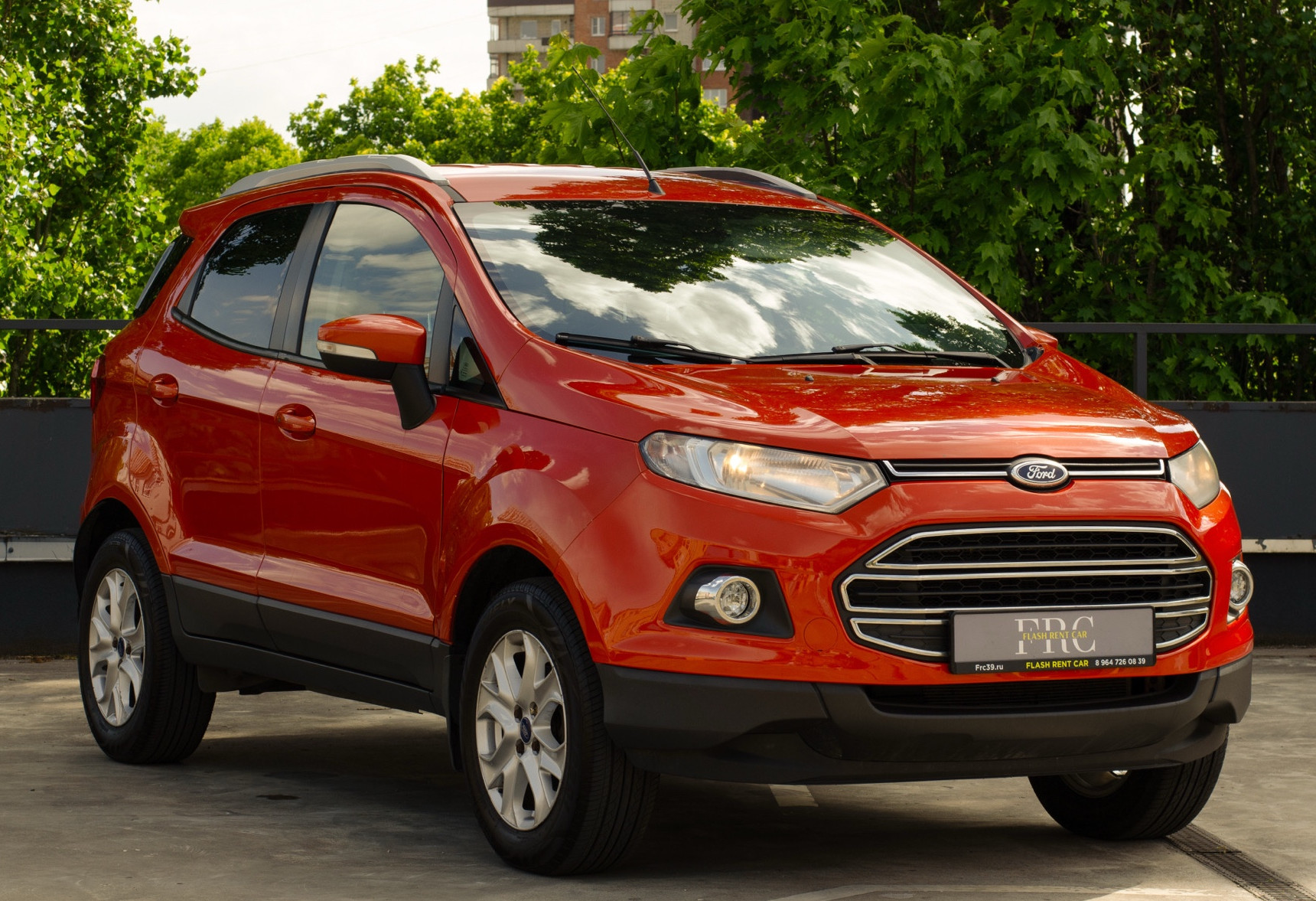 Аренда ford ecosport комфорт класса 2015 года в городе Москва от 3592 руб./сутки, передний привод, двигатель: бензин, объем 1.6 литров, каско (Впишу в полис), ОСАГО (Мультидрайв), без водителя, недорого, вид 2 - RentRide
