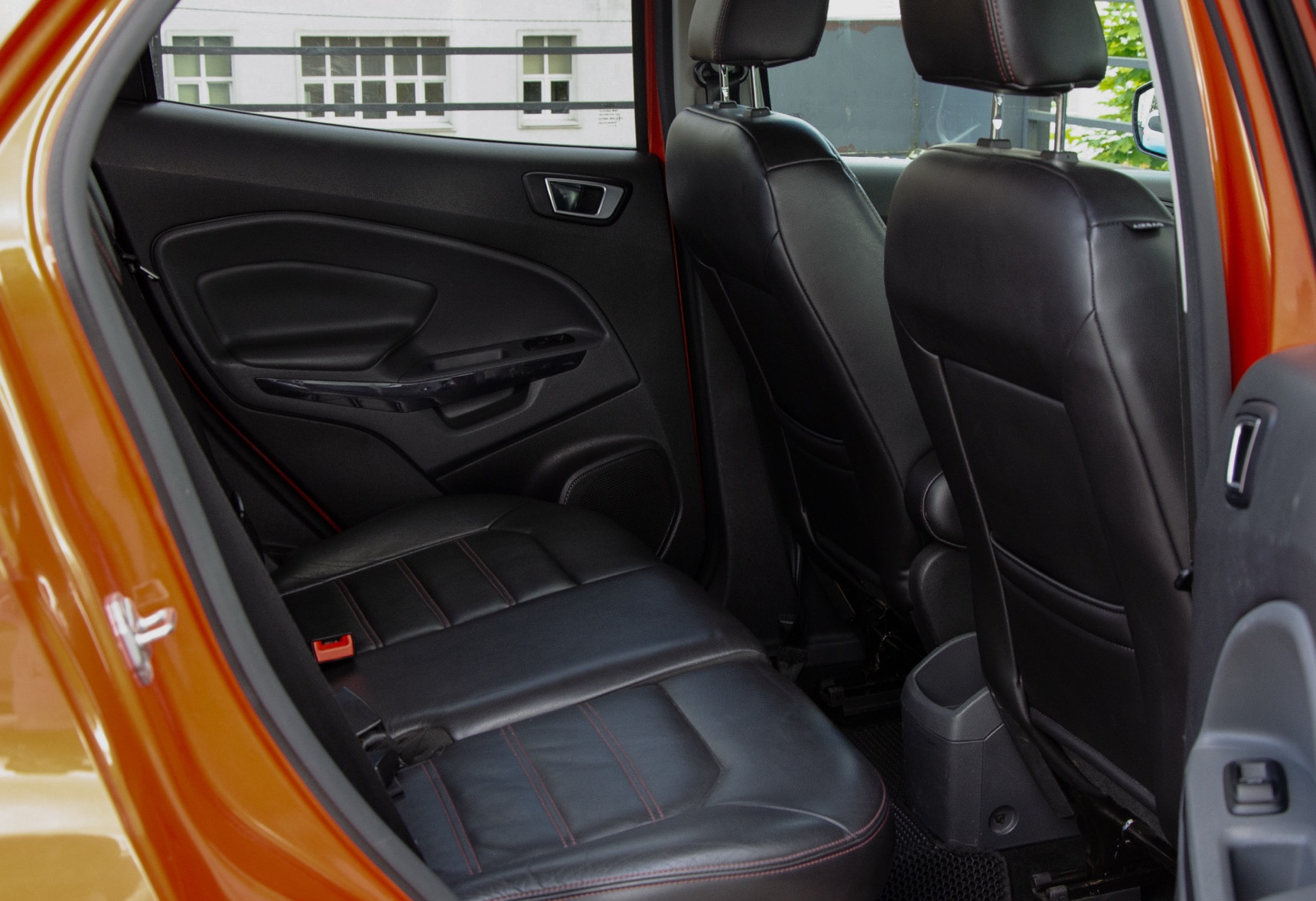 Аренда ford ecosport комфорт класса 2015 года в городе Москва от 3592 руб./сутки, передний привод, двигатель: бензин, объем 1.6 литров, каско (Впишу в полис), ОСАГО (Мультидрайв), без водителя, недорого, вид 7 - RentRide