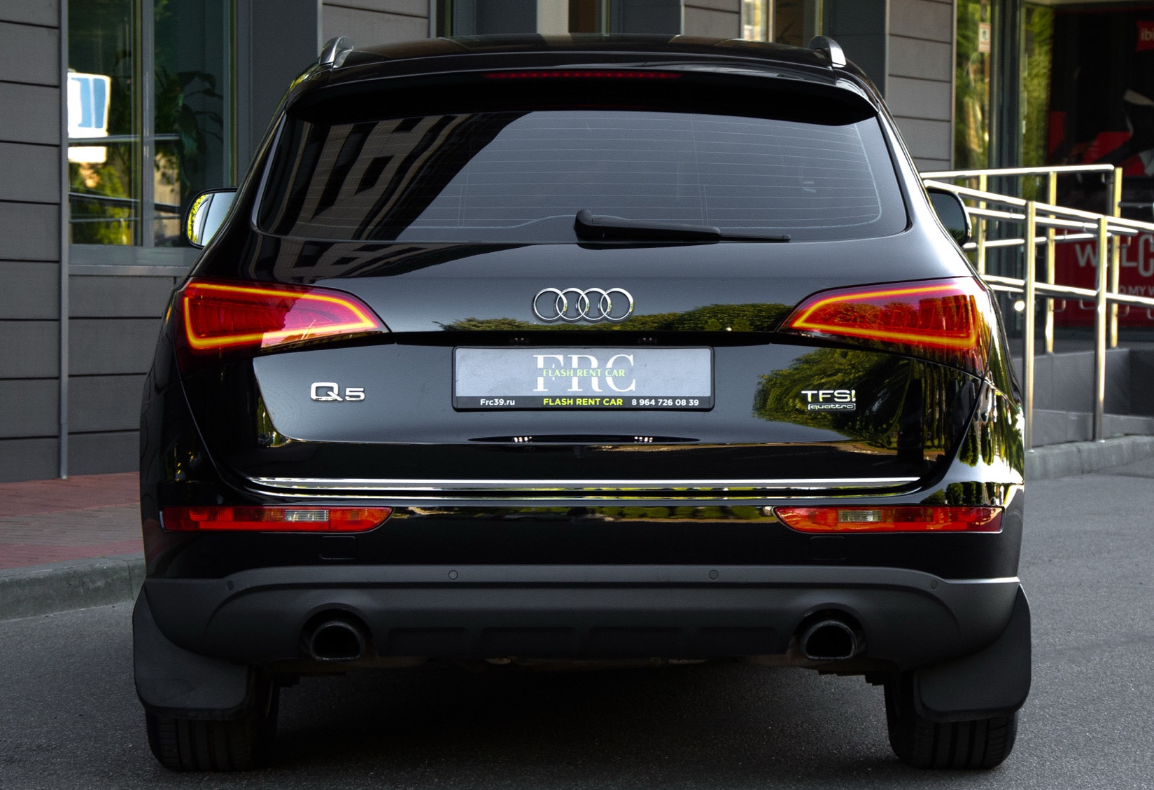 Аренда audi q5 бизнес класса 2015 года в городе Москва от 5592 руб./сутки, полный привод, двигатель: бензин, объем 2 литра, каско (Впишу в полис), ОСАГО (Мультидрайв), без водителя, недорого, вид 5 - RentRide