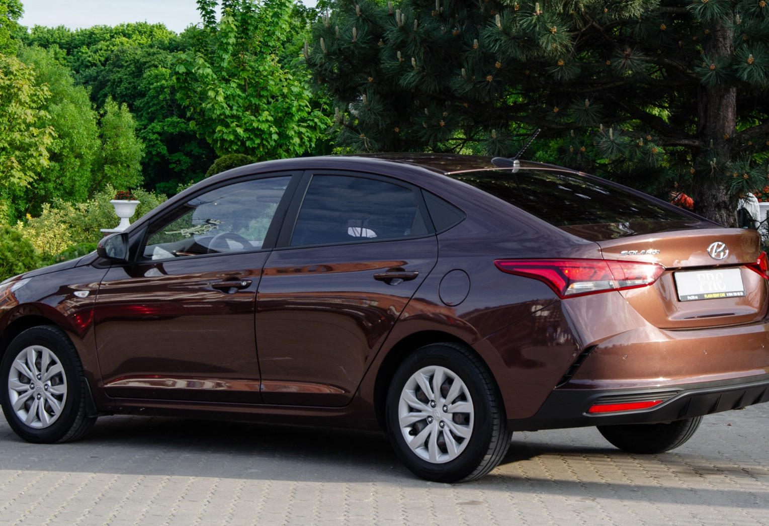 Аренда hyundai solaris эконом класса 2021 года в городе Москва от 3360 руб./сутки, передний привод, двигатель: бензин, объем 1.6 литров, каско (Впишу в полис), ОСАГО (Мультидрайв), без водителя, недорого, вид 4 - RentRide