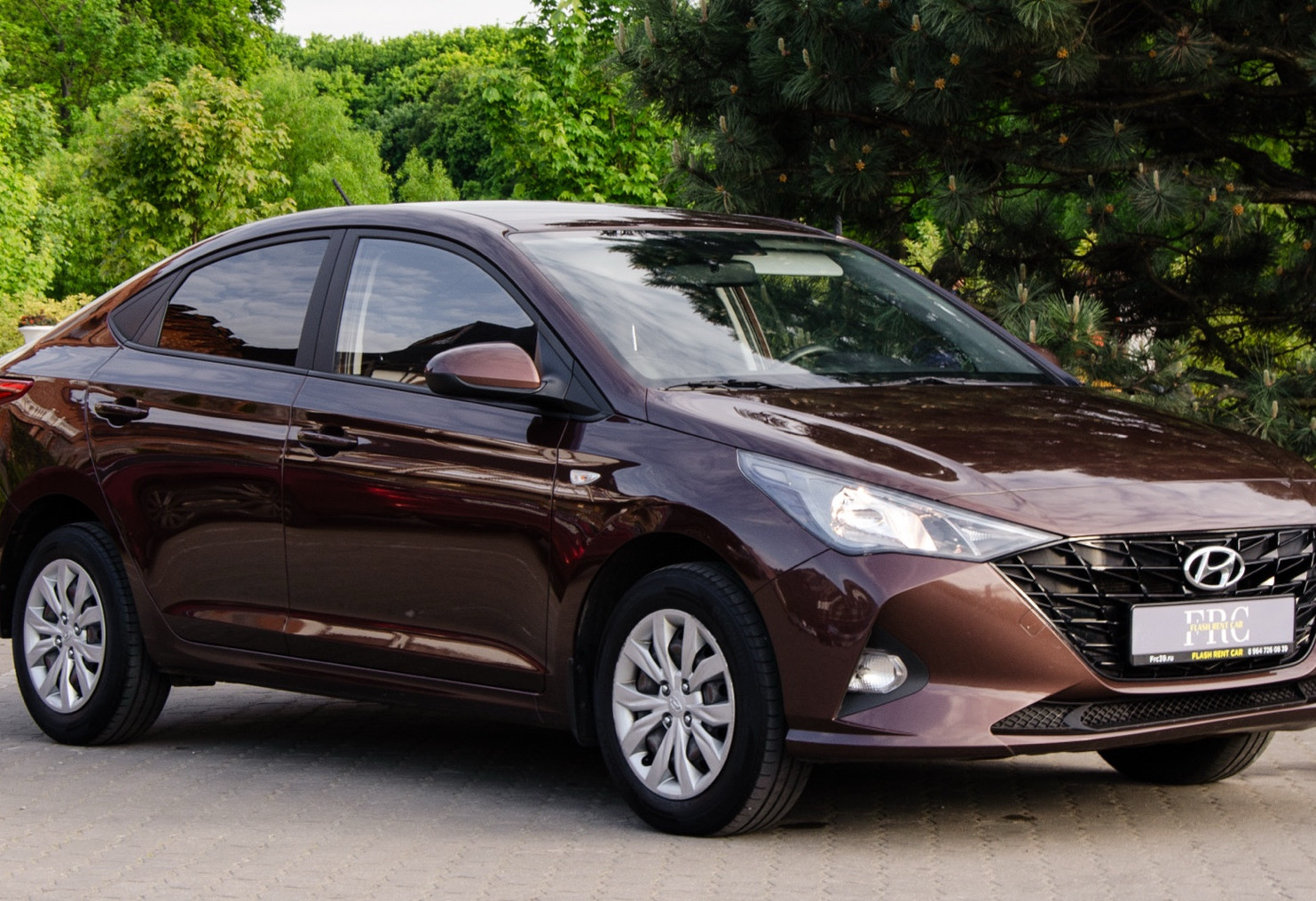 Аренда hyundai solaris эконом класса 2021 года в городе Москва от 3360 руб./сутки, передний привод, двигатель: бензин, объем 1.6 литров, каско (Впишу в полис), ОСАГО (Мультидрайв), без водителя, недорого, вид 2 - RentRide