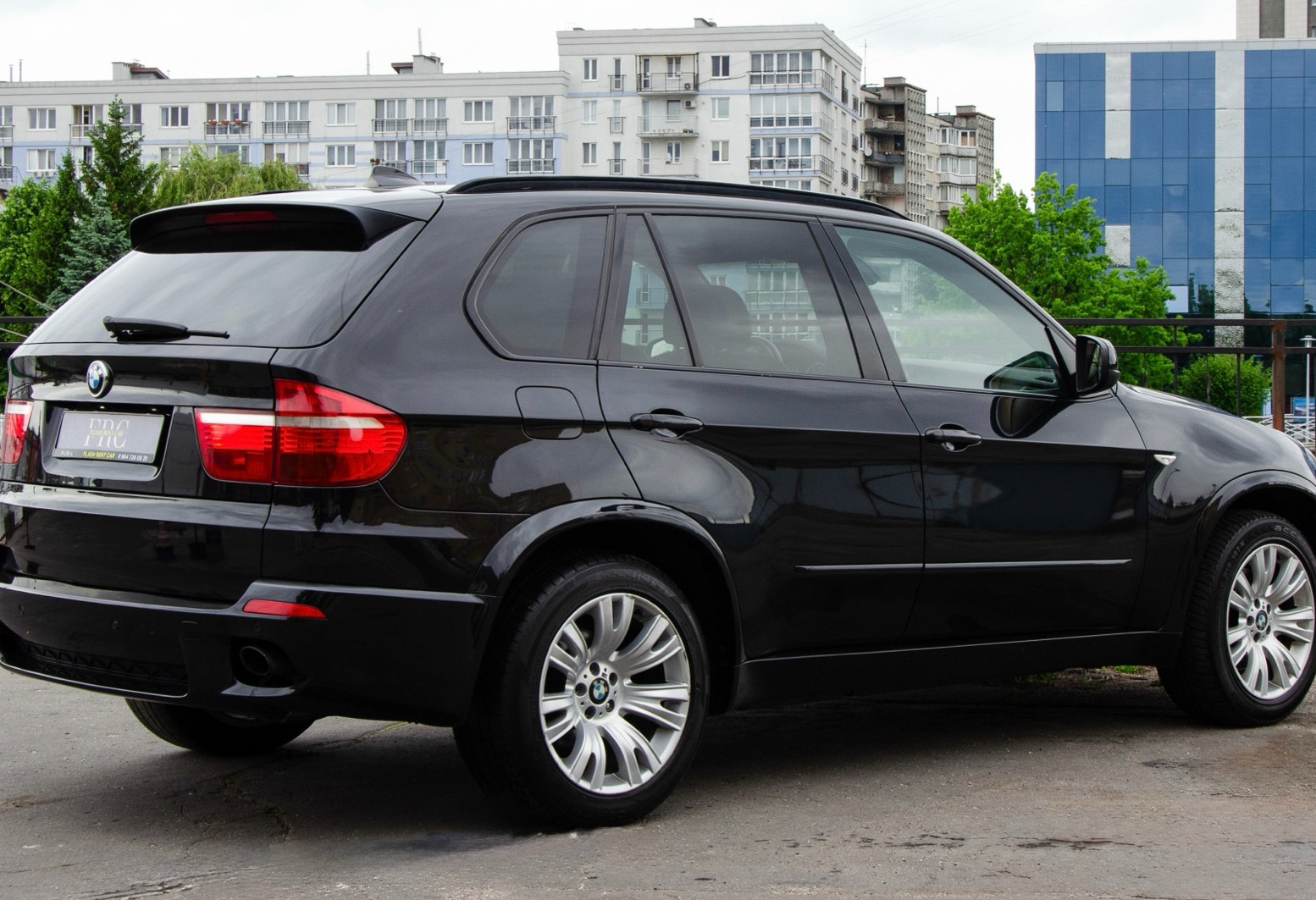 Аренда bmw x5 бизнес класса 2008 года в городе Москва от 6000 руб./сутки, полный привод, двигатель: дизель, объем 3 литра, каско (Впишу в полис), ОСАГО (Мультидрайв), без водителя, недорого, вид 2 - RentRide