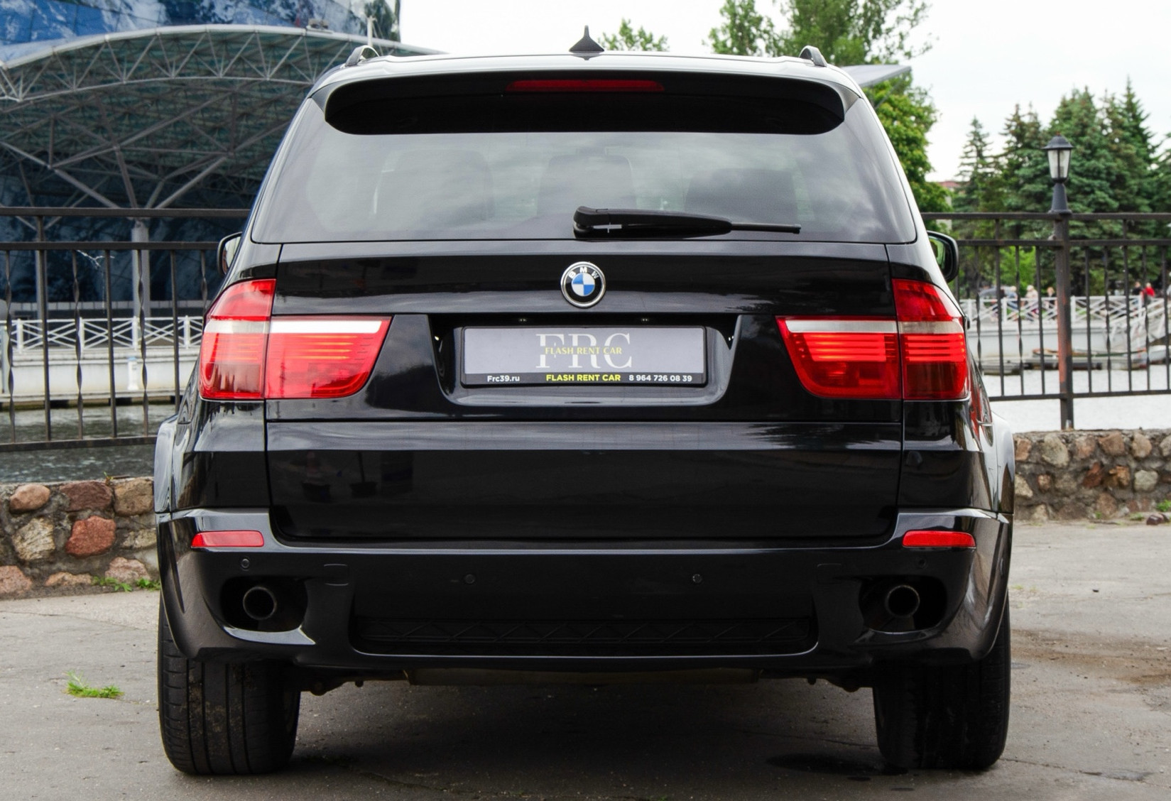 Аренда bmw x5 бизнес класса 2008 года в городе Москва от 6000 руб./сутки, полный привод, двигатель: дизель, объем 3 литра, каско (Впишу в полис), ОСАГО (Мультидрайв), без водителя, недорого, вид 4 - RentRide