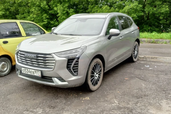 Прокат авто haval jolion комфорт класса 2023 года в городе Москва Новые Черемушки от 2880 руб./сутки, полный привод, двигатель: бензин, объем 1.5 литров, ОСАГО (Мультидрайв), без водителя, недорого - RentRide