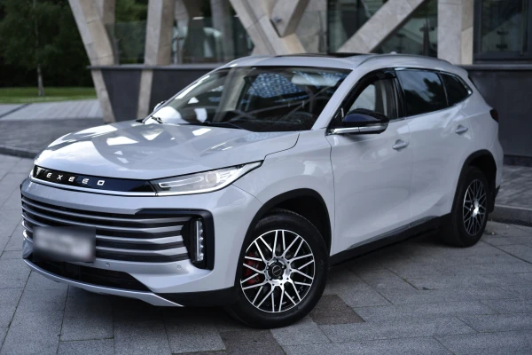 Прокат авто exeed txl стандарт класса 2023 года в городе Москва Румянцево от 4900 руб./сутки, полный привод, двигатель: бензин, объем 2 литра, ОСАГО (Мультидрайв), без водителя, недорого - RentRide