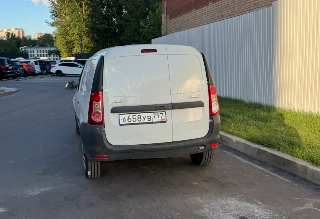 Аренда lada largus эконом класса 2017 года в городе Москва Бабушкинская от 2000 руб./сутки, передний привод, двигатель: бензин, объем 1.6 литров, ОСАГО (Мультидрайв), без водителя, недорого, вид 5 - RentRide