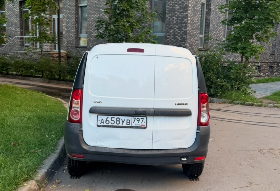 Аренда lada largus эконом класса 2017 года в городе Москва Бабушкинская от 2000 руб./сутки, передний привод, двигатель: бензин, объем 1.6 литров, ОСАГО (Мультидрайв), без водителя, недорого, вид 4 - RentRide