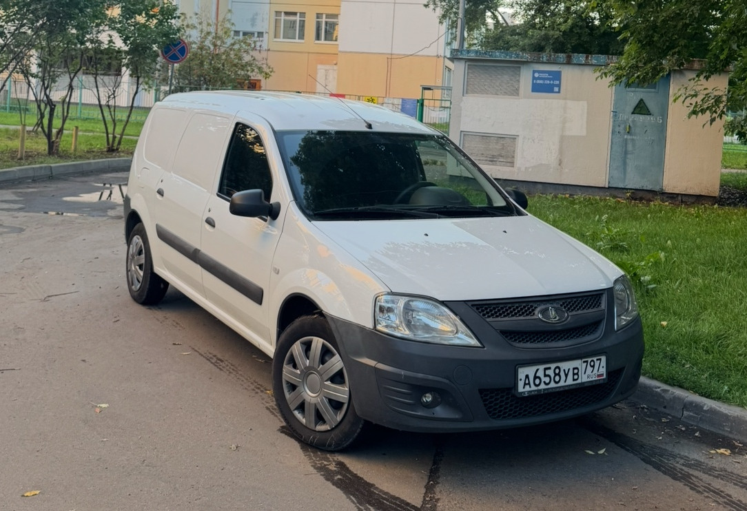 Аренда lada largus эконом класса 2017 года в городе Москва Бабушкинская от 2000 руб./сутки, передний привод, двигатель: бензин, объем 1.6 литров, ОСАГО (Мультидрайв), без водителя, недорого, вид 3 - RentRide
