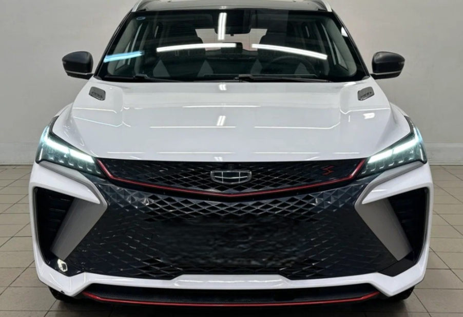 Аренда geely coolray стандарт класса 2024 года в городе Москва Варшавская от 3520 руб./сутки, передний привод, двигатель: бензин, объем 1.5 литров, каско (Мультидрайв), ОСАГО (Мультидрайв), без водителя, недорого, вид 2 - RentRide