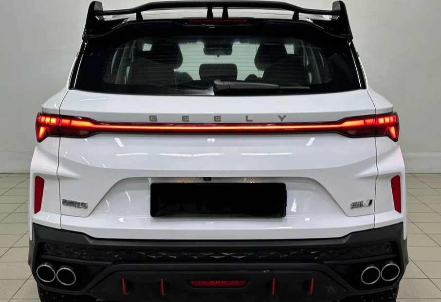 Аренда geely coolray стандарт класса 2024 года в городе Москва Варшавская от 3520 руб./сутки, передний привод, двигатель: бензин, объем 1.5 литров, каско (Мультидрайв), ОСАГО (Мультидрайв), без водителя, недорого, вид 3 - RentRide