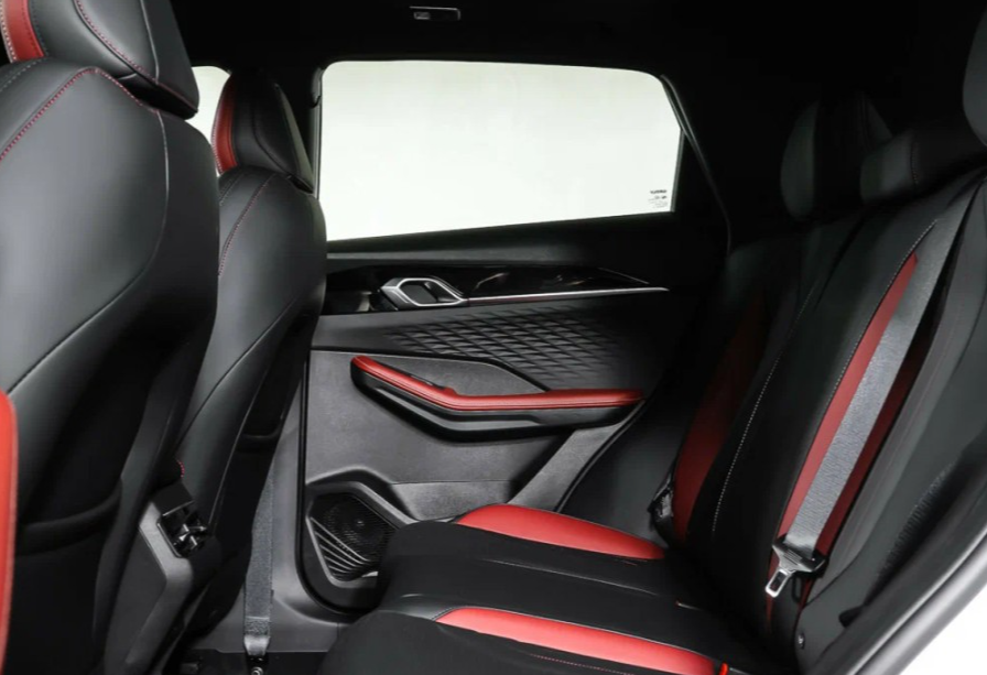 Аренда geely coolray стандарт класса 2024 года в городе Москва Варшавская от 3520 руб./сутки, передний привод, двигатель: бензин, объем 1.5 литров, каско (Мультидрайв), ОСАГО (Мультидрайв), без водителя, недорого, вид 6 - RentRide