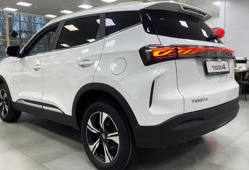 Аренда chery tiggo-4 комфорт класса 2025 года в городе Москва Варшавская от 3600 руб./сутки, передний привод, двигатель: бензин, объем 1.5 литров, каско (Мультидрайв), ОСАГО (Мультидрайв), без водителя, недорого, вид 3 - RentRide