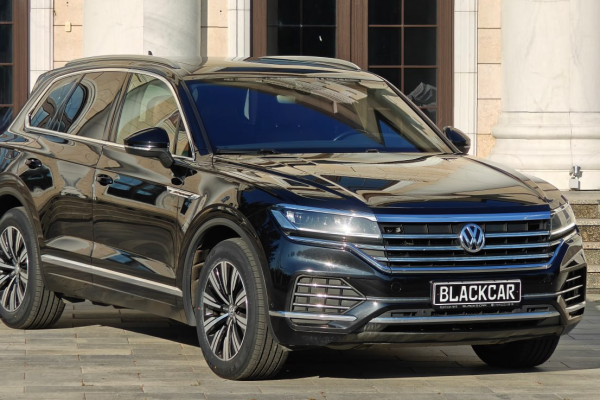 Прокат авто volkswagen touareg бизнес класса 2020 года в городе Москва Киевская от 12760 руб./сутки, полный привод, двигатель: дизель, объем 3 литра, каско (Мультидрайв), ОСАГО (Мультидрайв), без водителя, недорого - RentRide