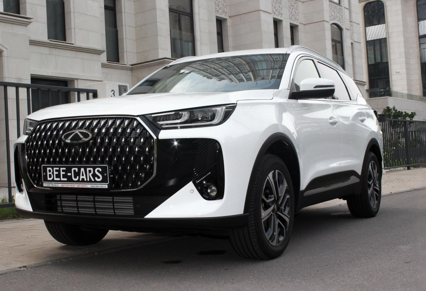 Аренда chery tiggo-7l бизнес класса 2024 года в городе Москва Матвеевское от 7200 руб./сутки, передний привод, двигатель: бензин, объем 1.6 литров, каско (Мультидрайв), ОСАГО (Мультидрайв), без водителя, недорого - RentRide