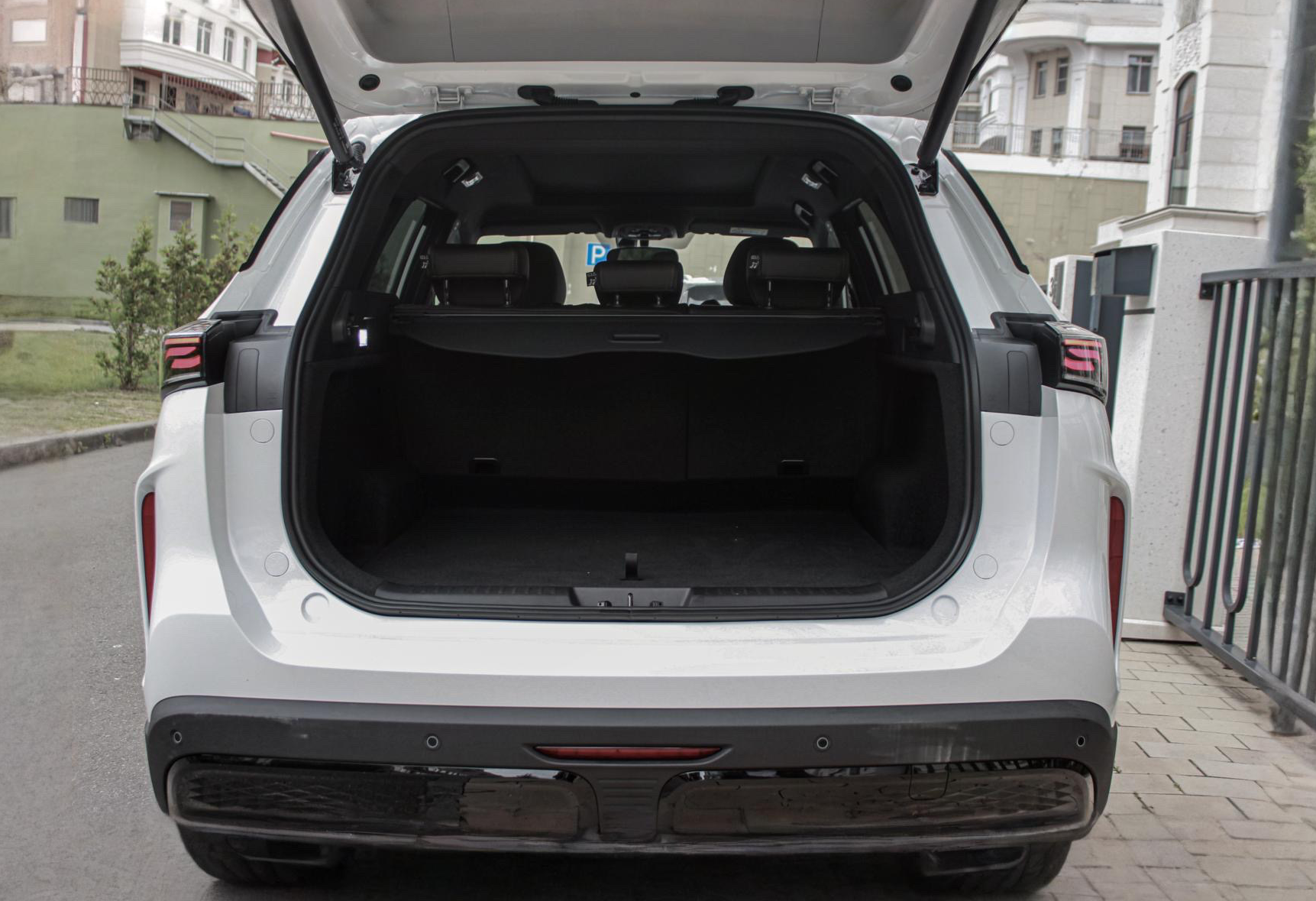 Аренда chery tiggo-7l бизнес класса 2024 года в городе Москва Матвеевское от 7200 руб./сутки, передний привод, двигатель: бензин, объем 1.6 литров, каско (Мультидрайв), ОСАГО (Мультидрайв), без водителя, недорого, вид 7 - RentRide