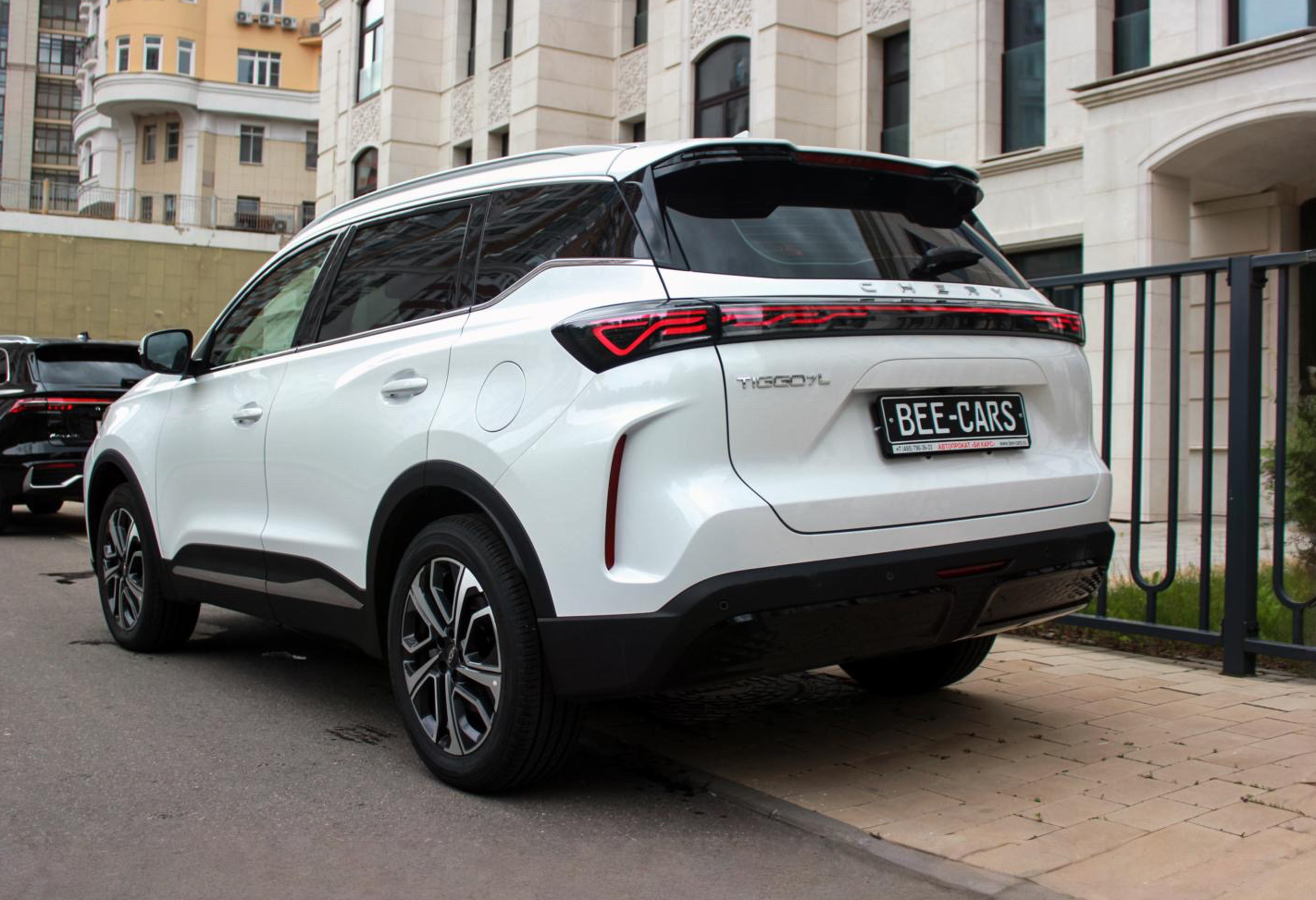 Аренда chery tiggo-7l бизнес класса 2024 года в городе Москва Матвеевское от 7200 руб./сутки, передний привод, двигатель: бензин, объем 1.6 литров, каско (Мультидрайв), ОСАГО (Мультидрайв), без водителя, недорого, вид 6 - RentRide