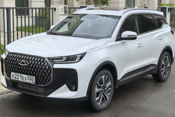 Прокат авто chery tiggo-7l стандарт класса 2024 года в городе Москва Матвеевское от 6800 руб./сутки, передний привод, двигатель: бензин, объем 1.6 литров, каско (Мультидрайв), ОСАГО (Мультидрайв), без водителя, недорого - RentRide