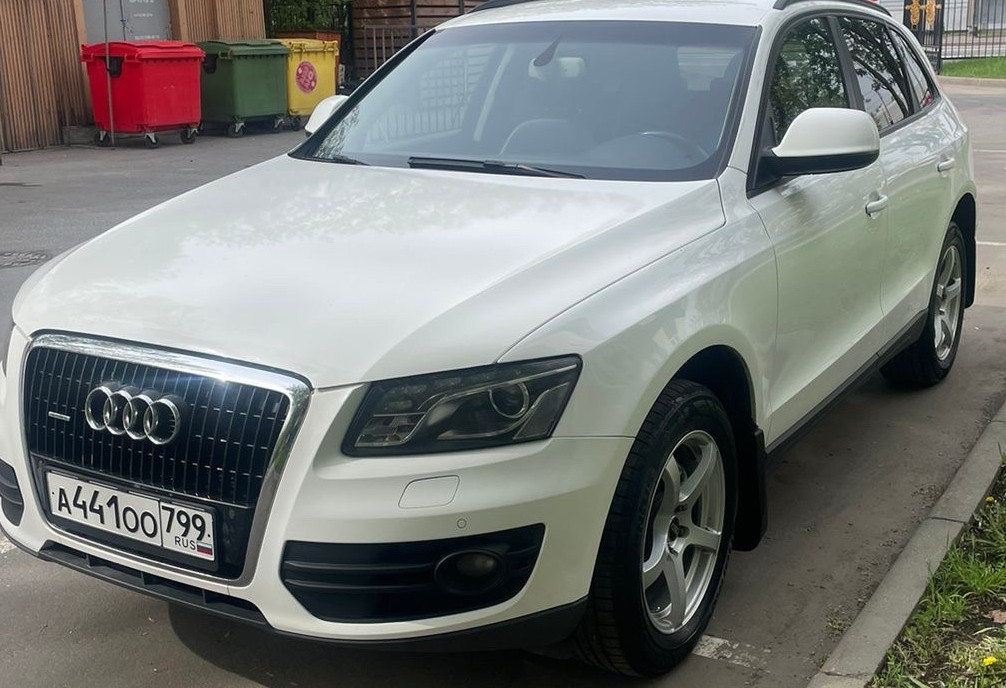 Аренда audi q5 бизнес класса 2012 года в городе Москва Люблино от 5000 руб./сутки, полный привод, двигатель: дизель, объем 2 литра, ОСАГО (Мультидрайв), без водителя, недорого - RentRide