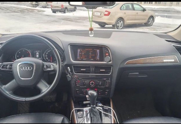 Аренда audi q5 бизнес класса 2012 года в городе Москва Люблино от 5000 руб./сутки, полный привод, двигатель: дизель, объем 2 литра, ОСАГО (Мультидрайв), без водителя, недорого, вид 5 - RentRide