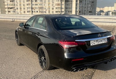 Аренда mercedes-benz e-klass бизнес класса 2019 года в городе Москва Люблино от 7600 руб./сутки, задний привод, двигатель: бензин, объем 2 литра, ОСАГО (Мультидрайв), без водителя, недорого, вид 3 - RentRide