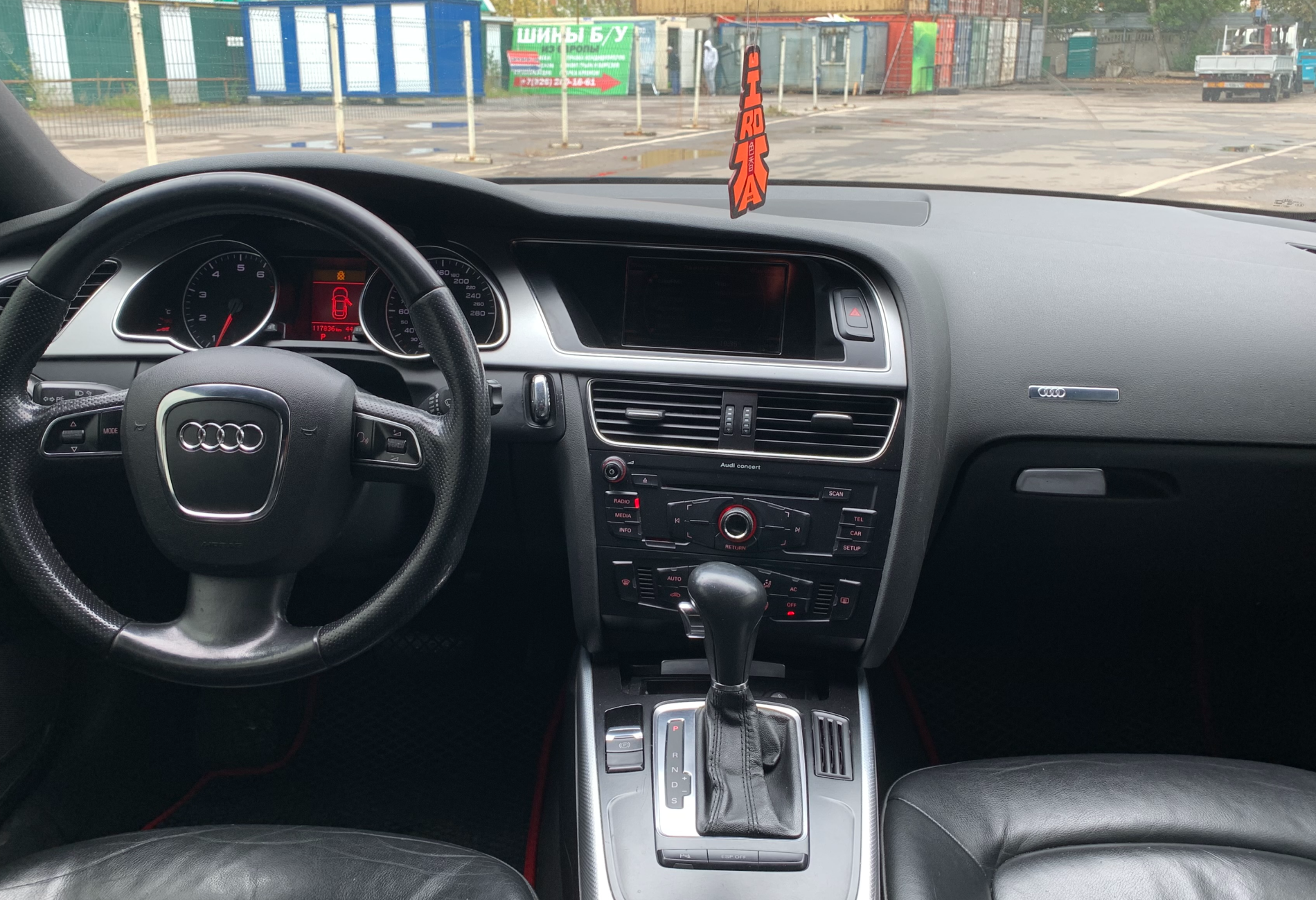 Аренда audi a5 комфорт класса 2008 года в городе Москва Люблино от 4400 руб./сутки, передний привод, двигатель: бензин, объем 1.8 литров, ОСАГО (Мультидрайв), без водителя, недорого, вид 7 - RentRide