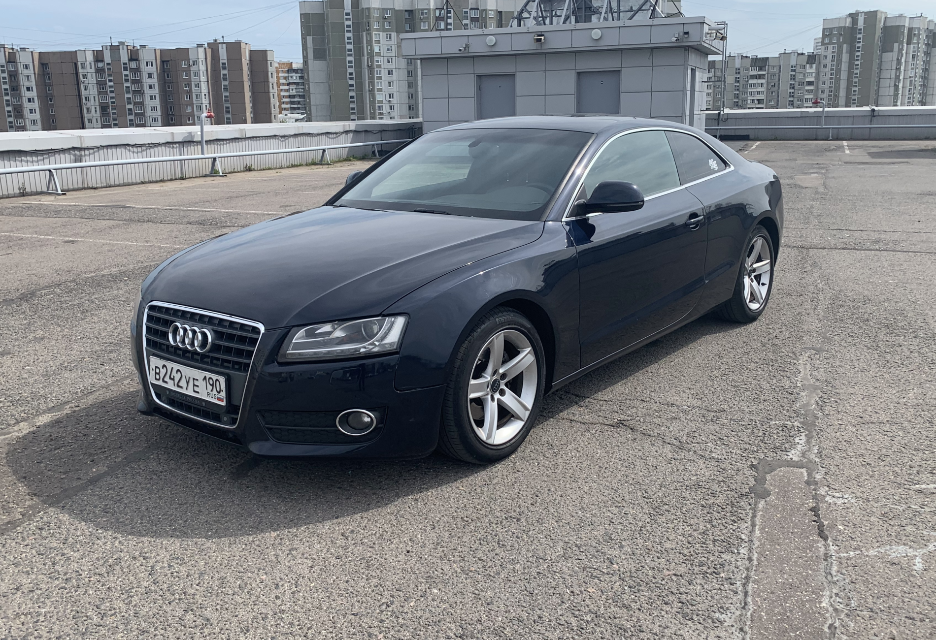 Аренда audi a5 комфорт класса 2008 года в городе Москва Люблино от 4400 руб./сутки, передний привод, двигатель: бензин, объем 1.8 литров, ОСАГО (Мультидрайв), без водителя, недорого - RentRide
