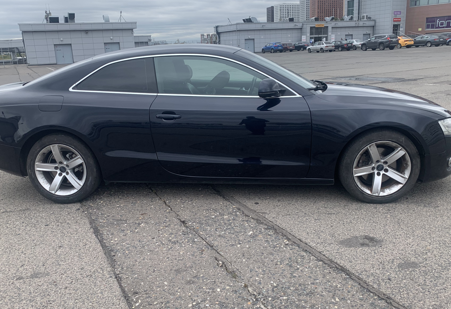 Аренда audi a5 комфорт класса 2008 года в городе Москва Люблино от 4400 руб./сутки, передний привод, двигатель: бензин, объем 1.8 литров, ОСАГО (Мультидрайв), без водителя, недорого, вид 4 - RentRide