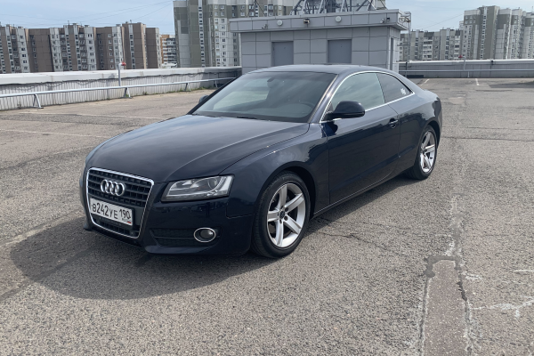 Прокат авто audi a5 комфорт класса 2008 года в городе Москва Люблино от 4400 руб./сутки, передний привод, двигатель: бензин, объем 1.8 литров, ОСАГО (Мультидрайв), без водителя, недорого - RentRide