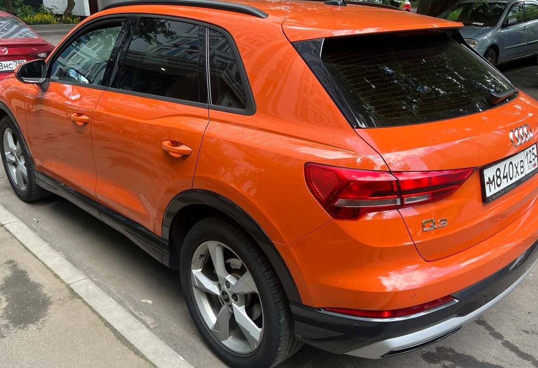 Аренда audi q3 бизнес класса 2021 года в городе Москва Чертановская от 7200 руб./сутки, передний привод, двигатель: бензин, объем 1.4 литра, каско (Мультидрайв), ОСАГО (Мультидрайв), без водителя, недорого, вид 4 - RentRide