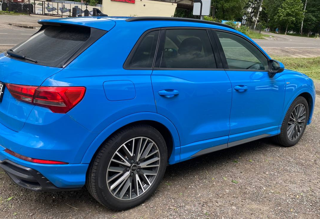 Аренда audi q3 бизнес класса 2021 года в городе Москва Щукинская от 7200 руб./сутки, передний привод, двигатель: бензин, объем 1.4 литра, каско (Мультидрайв), ОСАГО (Мультидрайв), без водителя, недорого, вид 6 - RentRide