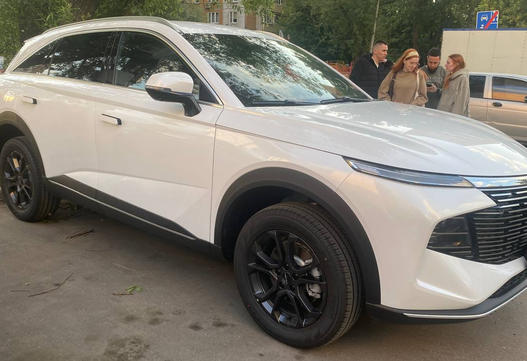 Аренда haval f7 стандарт класса 2025 года в городе Москва Чертановская от 4720 руб./сутки, передний привод, двигатель: бензин, объем 1.5 литров, каско (Мультидрайв), ОСАГО (Мультидрайв), без водителя, недорого, вид 3 - RentRide