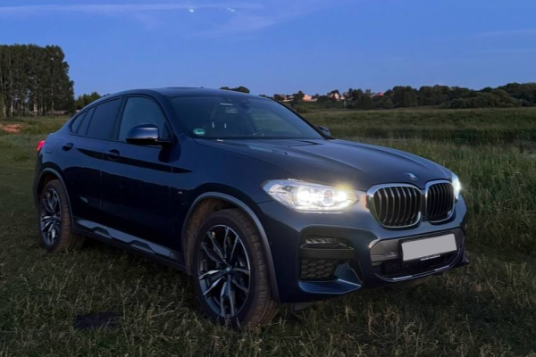 Прокат авто bmw x4 бизнес класса 2020 года в городе Москва Ботанический сад от 5360 руб./сутки, полный привод, двигатель: бензин, объем 2 литра, каско (Мультидрайв), ОСАГО (Впишу в полис), без водителя, недорого - RentRide