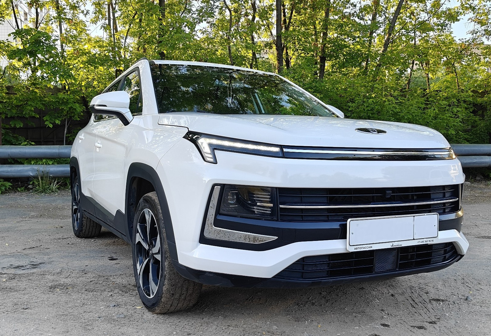 Аренда moskvich 3 эконом класса 2023 года в городе Москва Ботанический сад от 2800 руб./сутки, передний привод, двигатель: бензин, объем 1.5 литров, ОСАГО (Впишу в полис), без водителя, недорого - RentRide