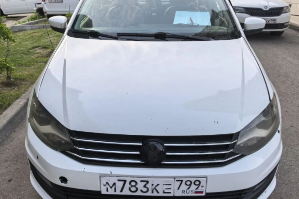 Прокат авто volkswagen polo стандарт класса 2018 года в городе Москва Матвеевское от 3100 руб./сутки, передний привод, двигатель: бензин, объем 1.6 литров, каско (Мультидрайв), ОСАГО (Мультидрайв), без водителя, недорого - RentRide