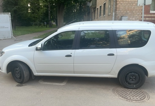 Аренда lada largus эконом класса 2024 года в городе Москва от 3160 руб./сутки, передний привод, двигатель: бензин, объем 1.5 литров, ОСАГО (Впишу в полис), без водителя, недорого, вид 3 - RentRide