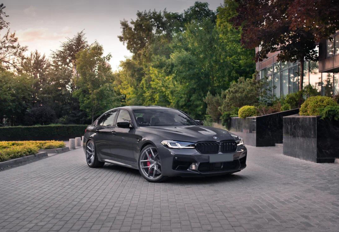 Аренда bmw m5 премиум класса 2020 года в городе Москва Павелецкая от 30000 руб./сутки, полный привод, двигатель: бензин, объем 4.4 литра, каско (Мультидрайв), ОСАГО (Мультидрайв), без водителя, недорого, вид 7 - RentRide