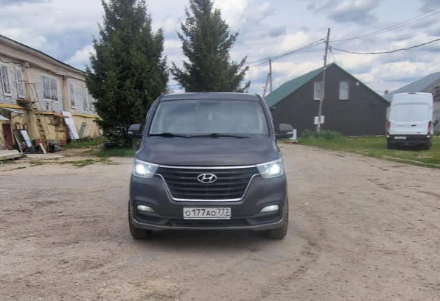 Аренда hyundai h-1 стандарт класса 2020 года в городе Москва Юго-Восточная от 8000 руб./сутки, задний привод, двигатель: дизель, объем 2.5 литров, ОСАГО (Впишу в полис), без водителя, недорого - RentRide