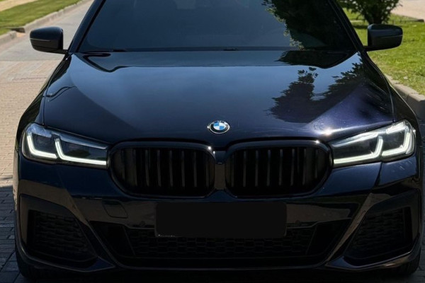 Прокат авто bmw 5-serii премиум класса 2021 года в городе Москва Марьина Роща от 9000 руб./сутки, полный привод, двигатель: дизель, объем 2 литра, без водителя, недорого - RentRide