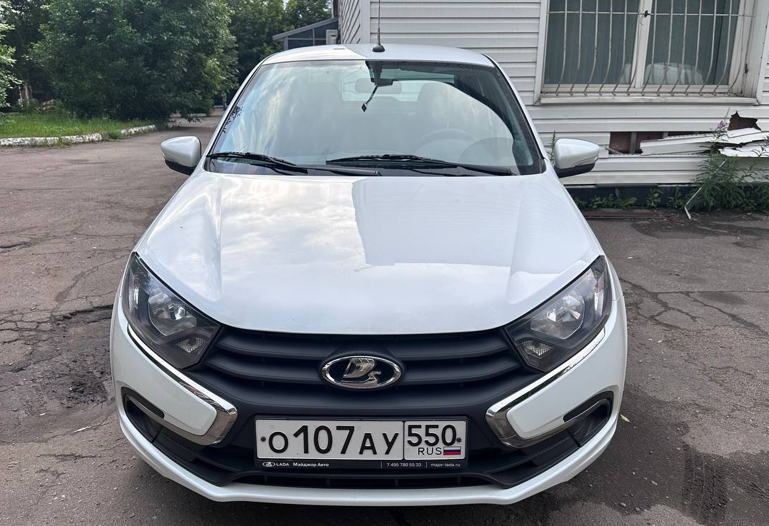 Аренда lada granta эконом класса 2024 года в городе Москва Дубровка от 2080 руб./сутки, передний привод, двигатель: бензин, объем 1.6 литров, ОСАГО (Мультидрайв), без водителя, недорого, вид 2 - RentRide